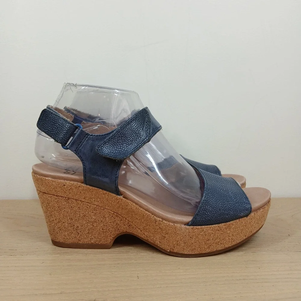Earth Blue Leather Cork Wedge Sandals Platform Ankle Strap Womens Size 39 8.5-9